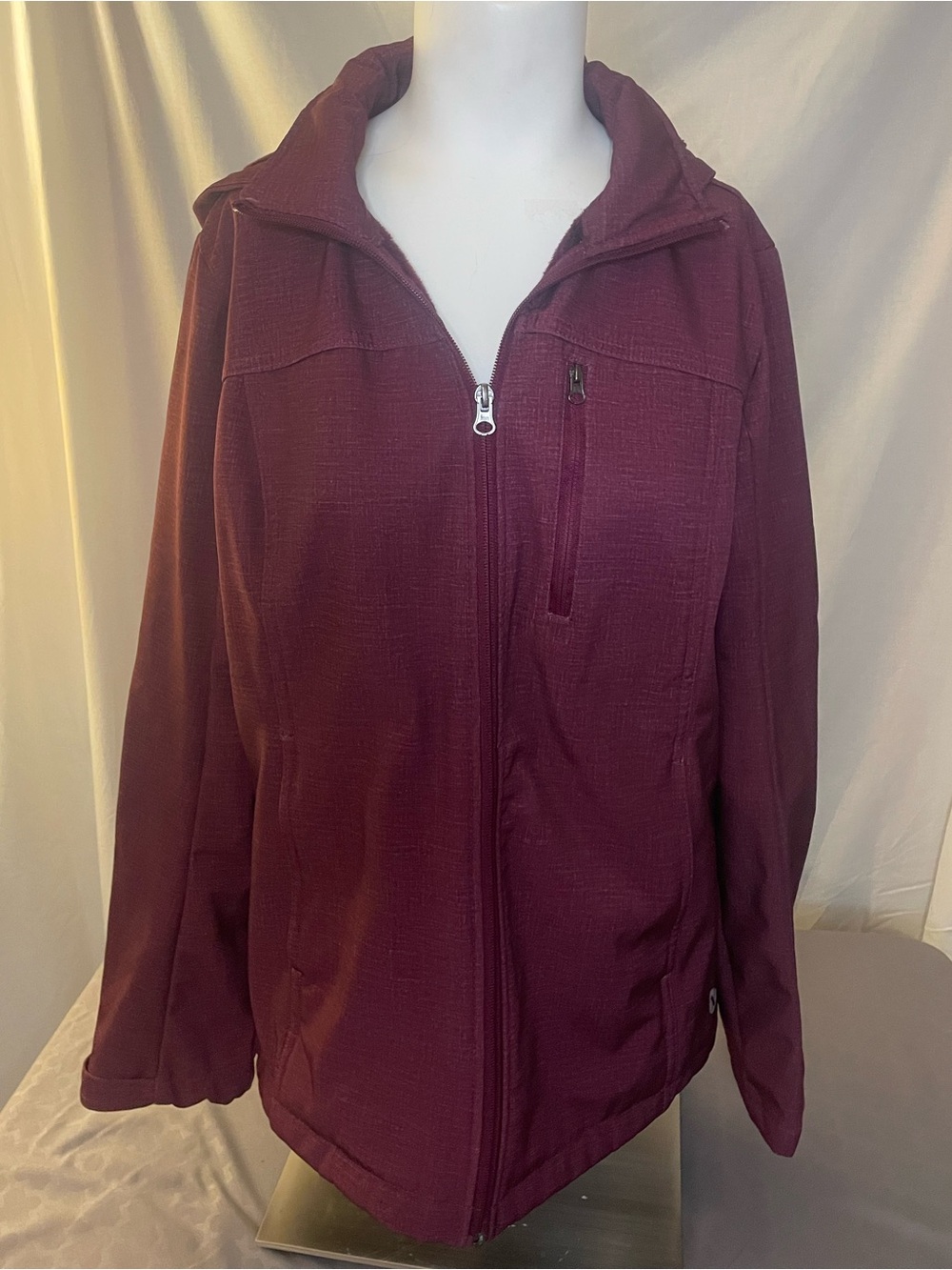 Xersion Women's Zip-Front Utility Jacket in Burgundy
